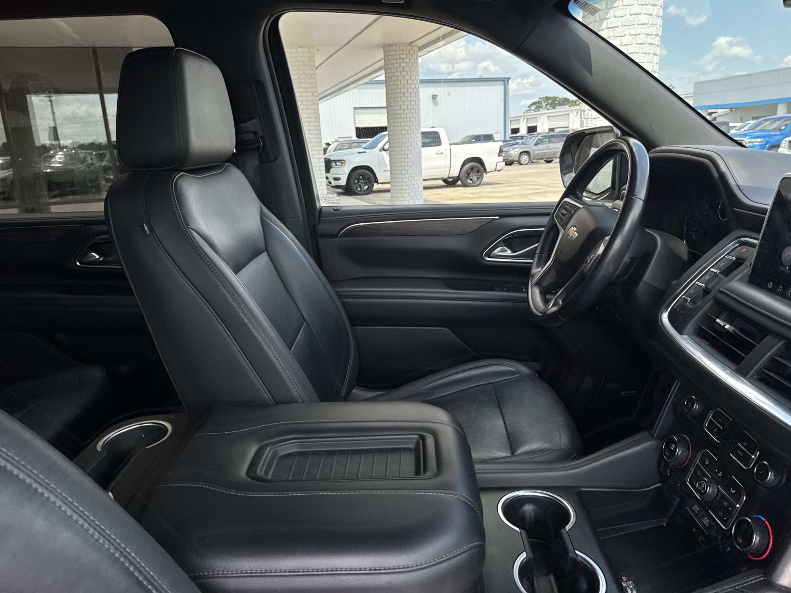 2021 Chevrolet Suburban LT photo 7