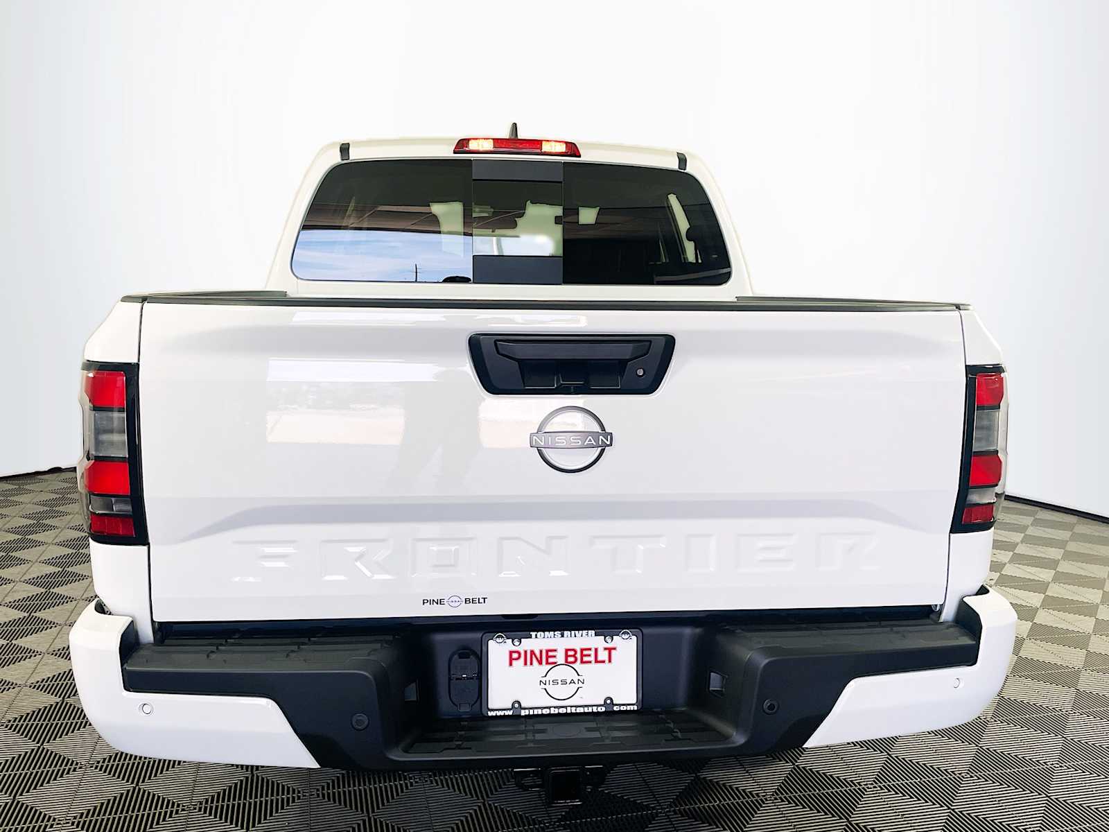 2025 Nissan Frontier SV photo 5