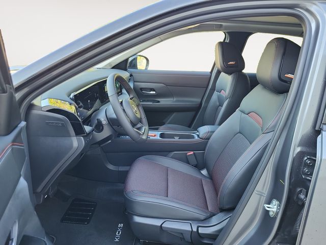 2026 Nissan Kicks SR photo 10