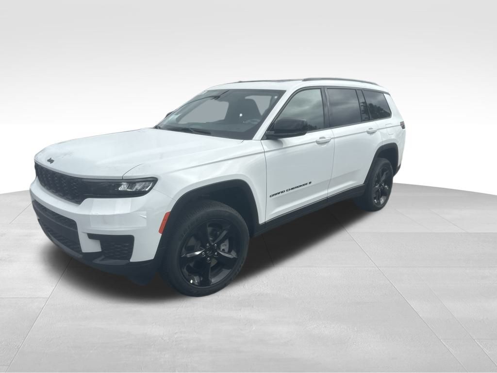 2025 Jeep Grand Cherokee Altitude X photo 2