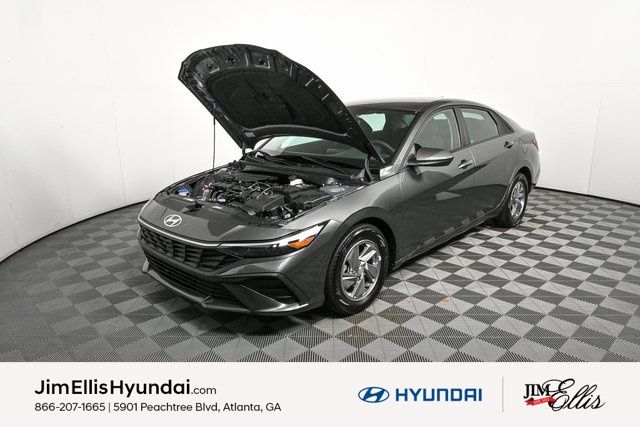 2024 Hyundai Elantra SE photo 27