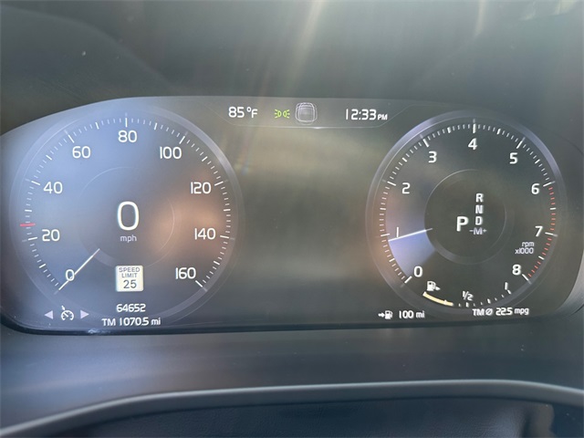 2022 Volvo XC40 Momentum T5 AWD photo 18