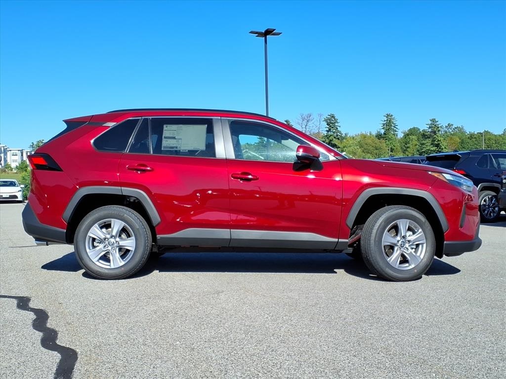 2025 Toyota RAV4 XLE photo 2