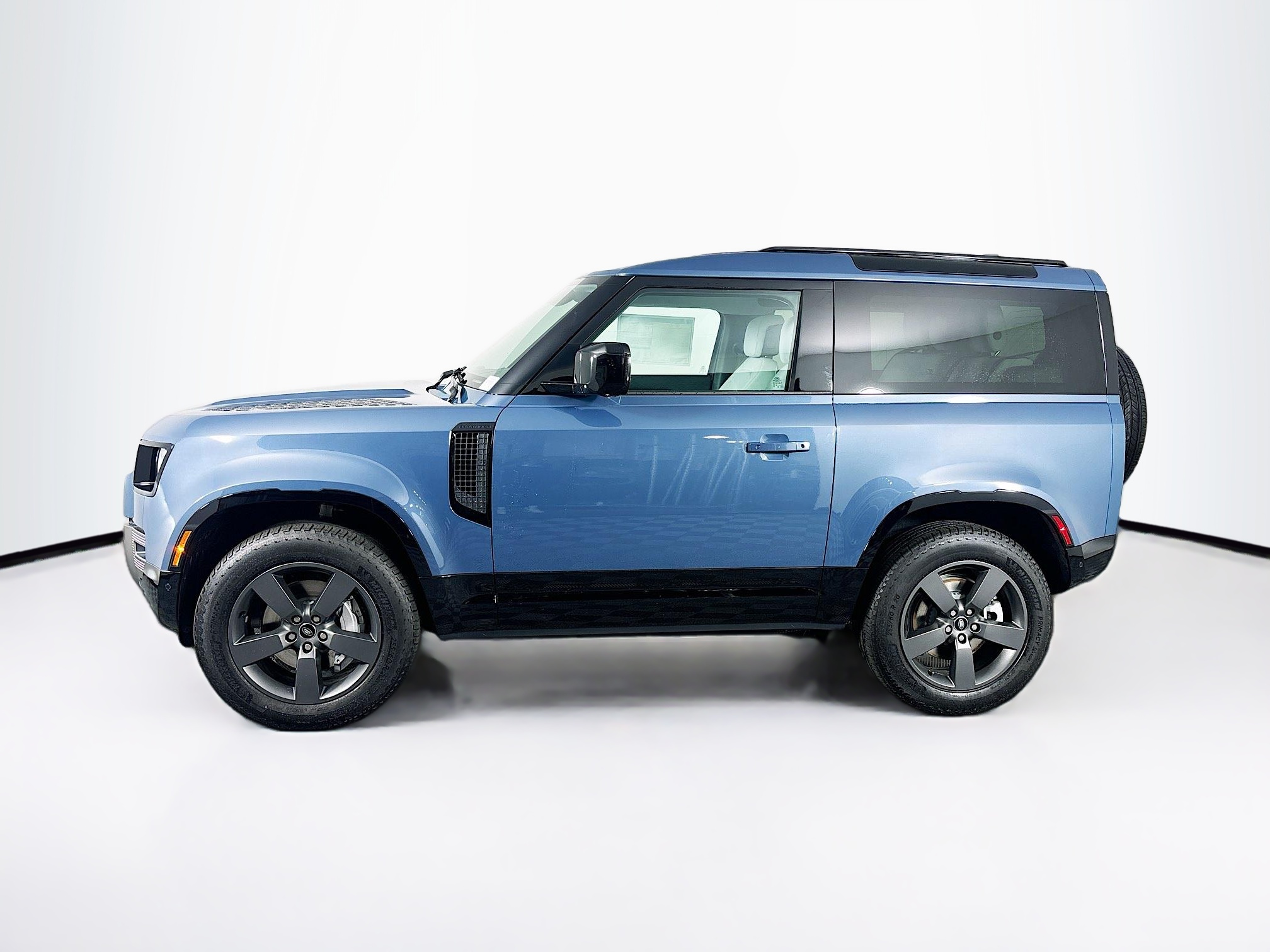 2025 Land Rover Defender 90 X-Dynamic SE photo 6