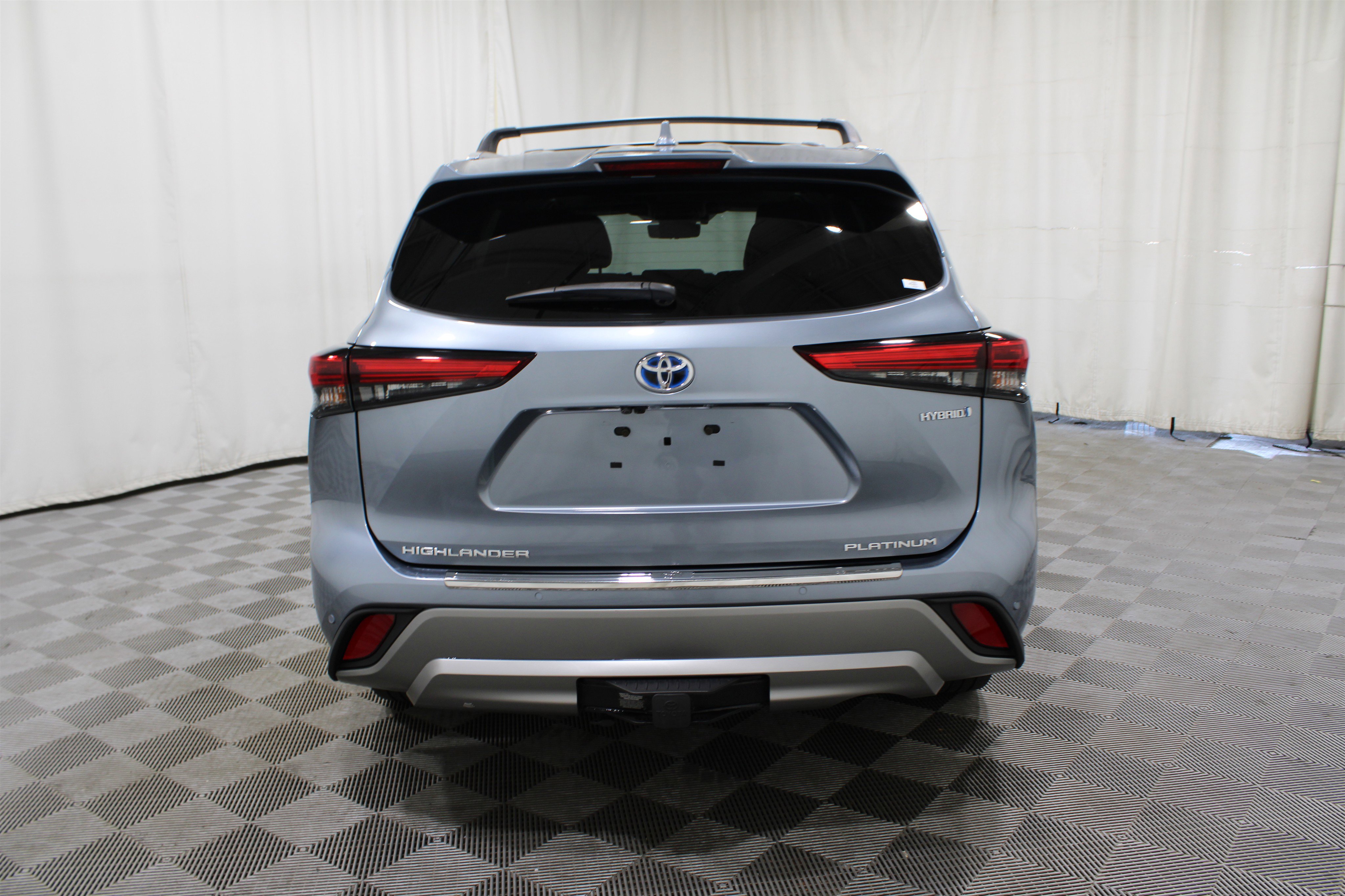 2020 Toyota Highlander Hybrid Platinum photo 17