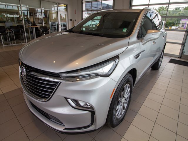 2022 Buick Enclave Essence photo 2