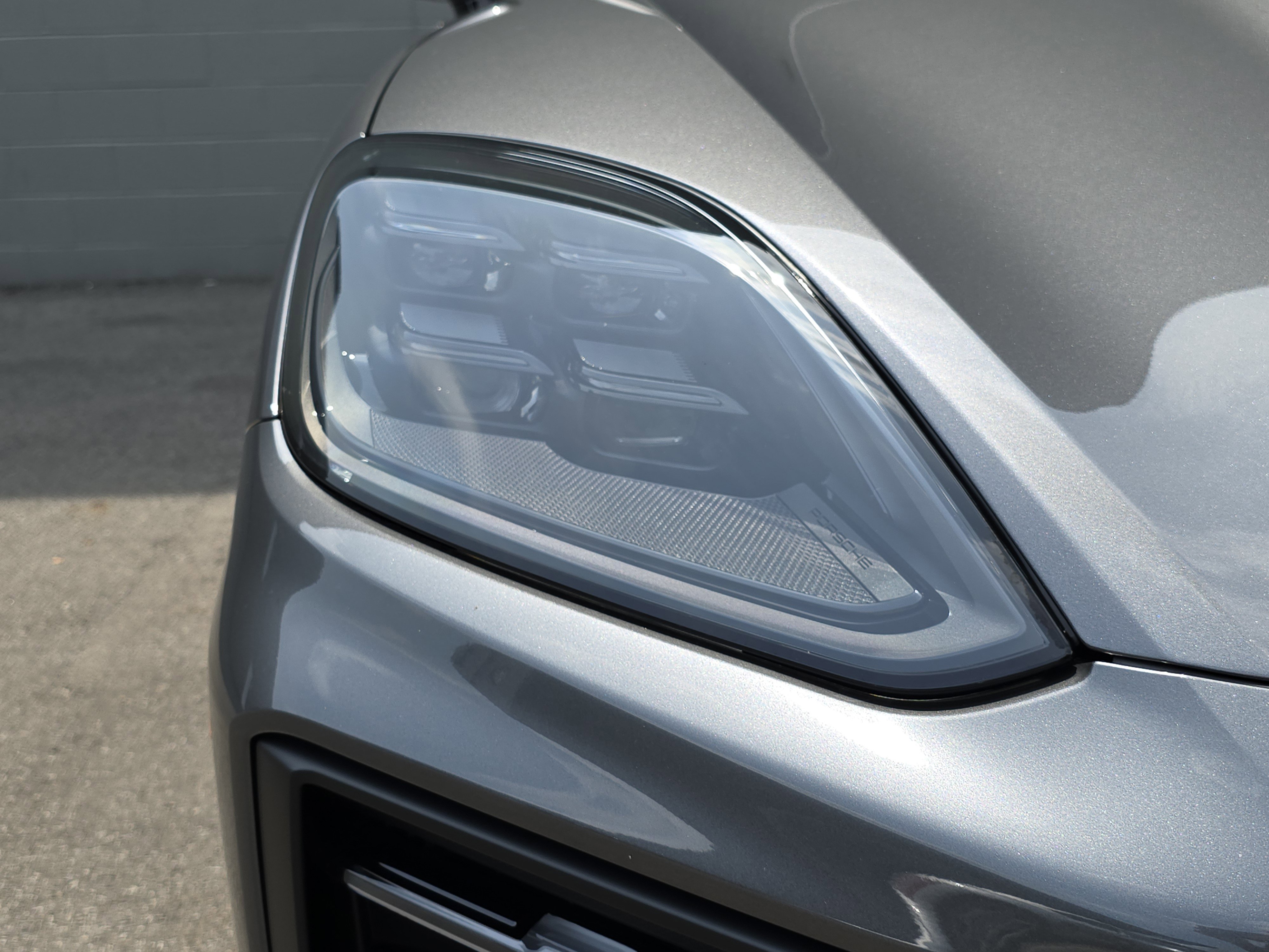 2025 Porsche Cayenne GTS photo 2
