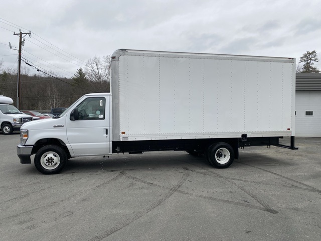 2025 Ford E-350 Base photo 4