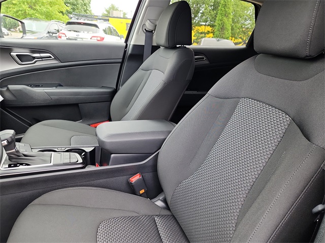 2026 Kia Sportage LX photo 9