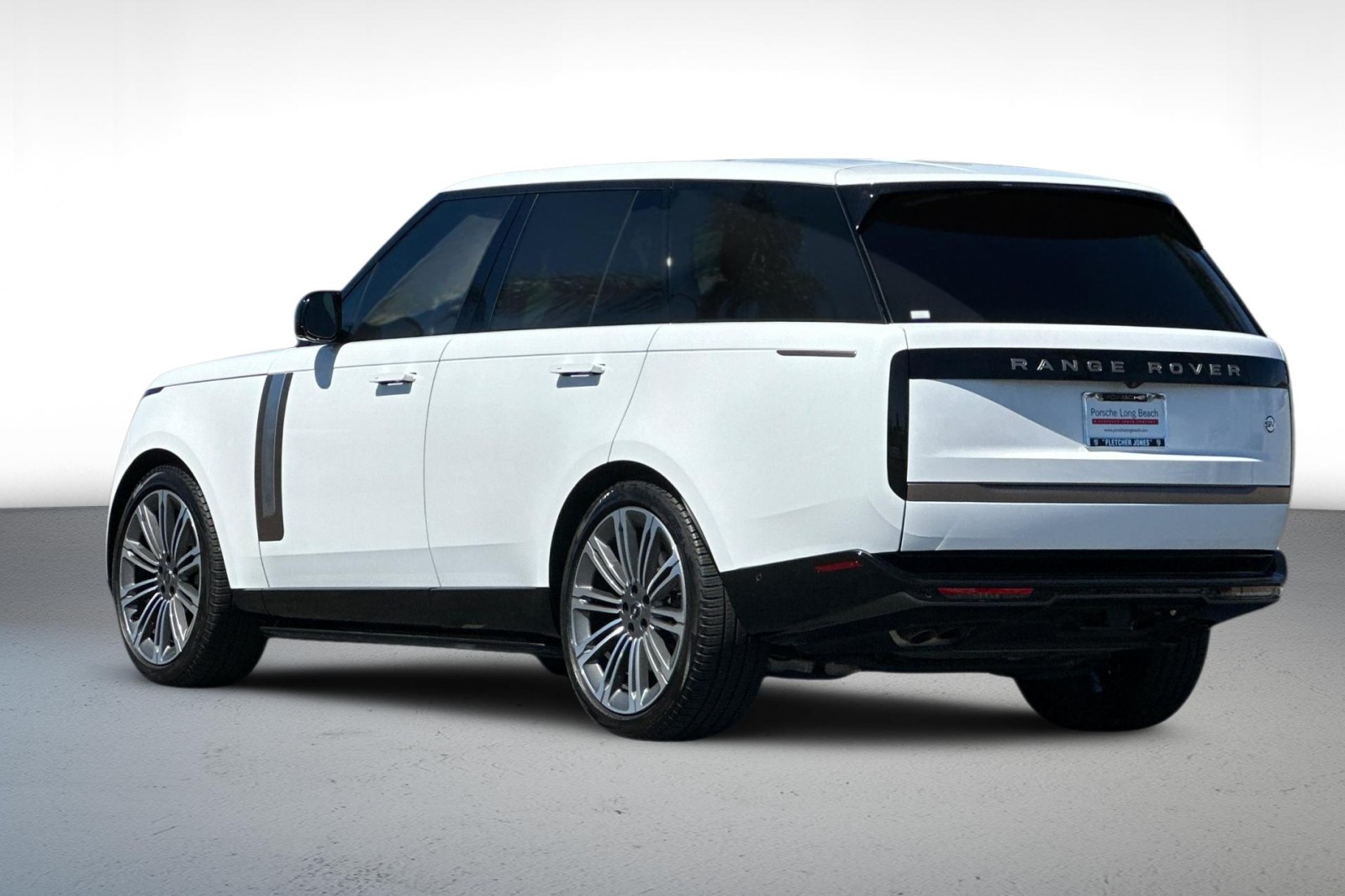 2024 Land Rover Range Rover SV photo 4
