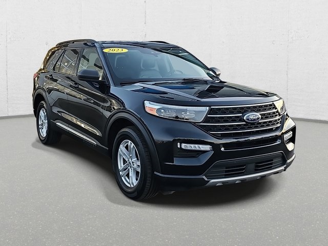 2023 Ford Explorer XLT photo 3
