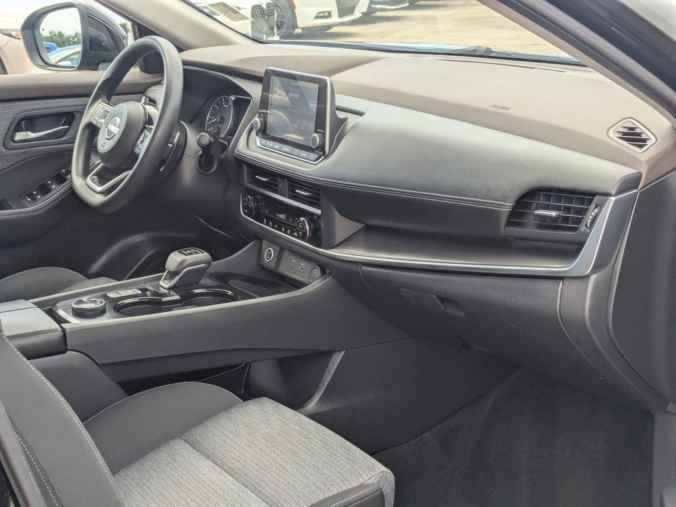 2023 Nissan Rogue SV photo 29