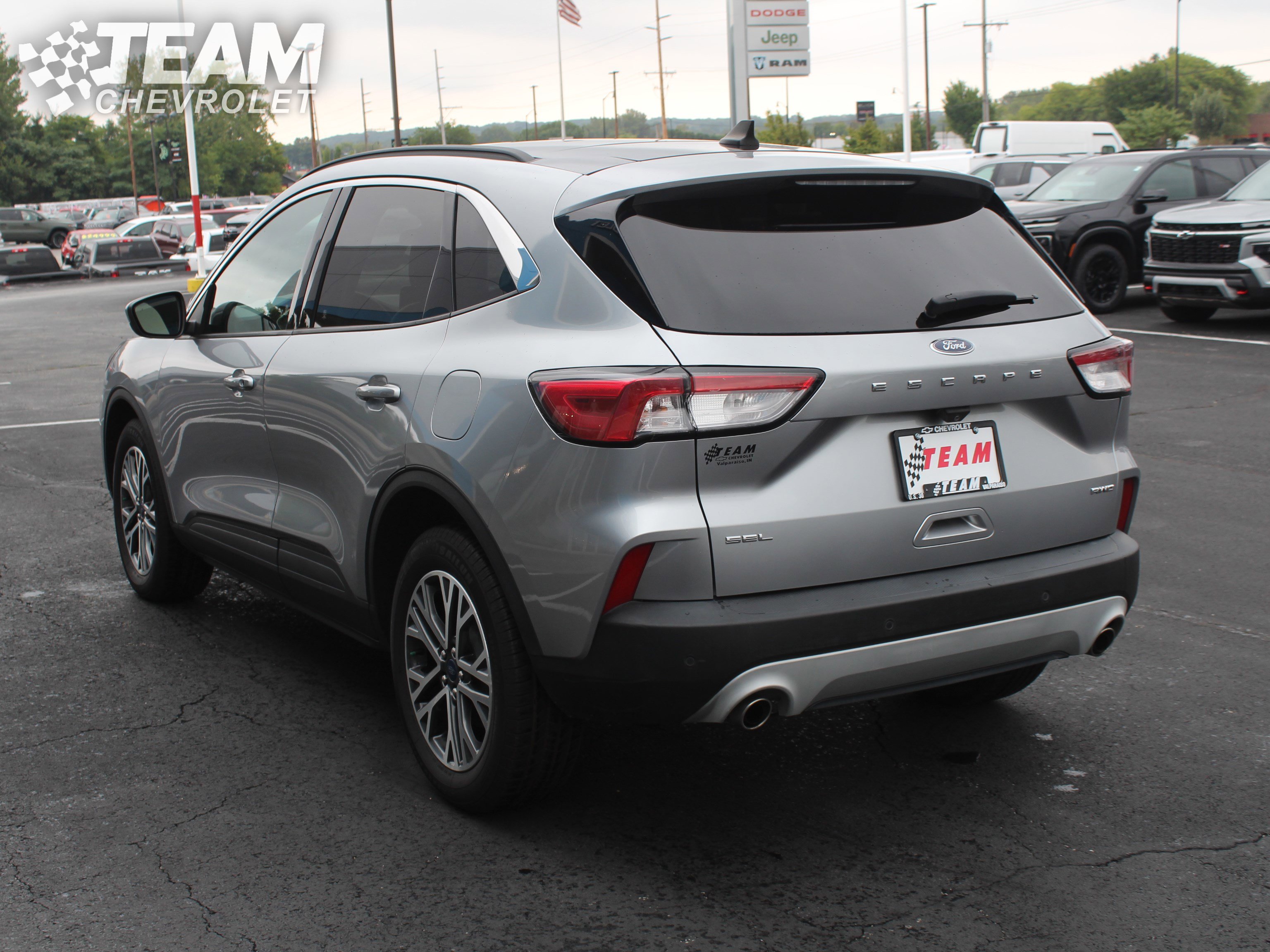 2022 Ford Escape SEL photo 2