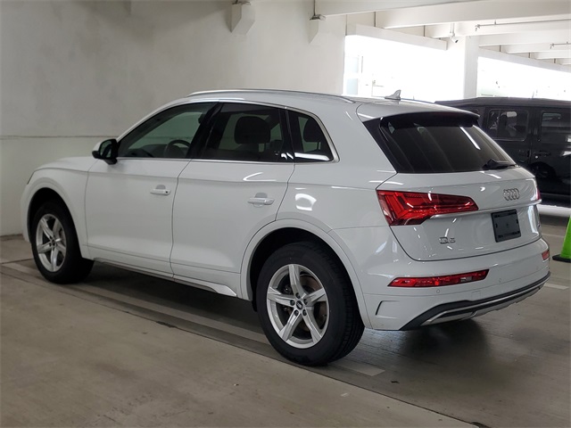 2021 Audi Q5 45 Premium photo 3