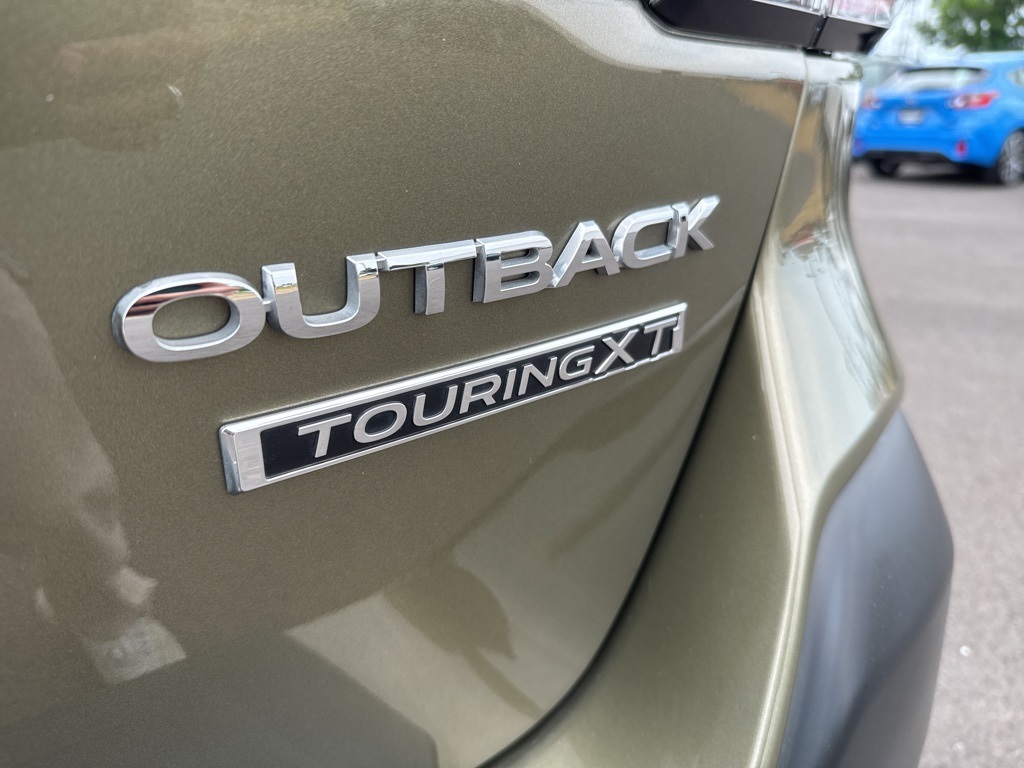 2021 Subaru Outback Touring XT photo 32