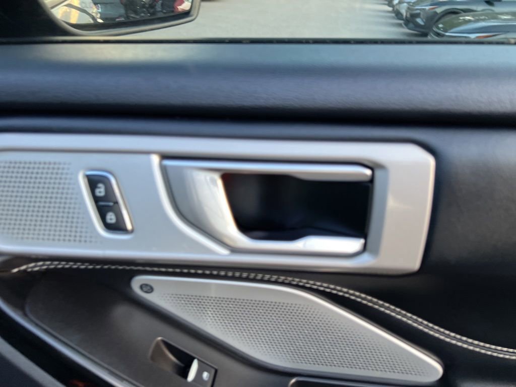 2022 Ford Explorer ST photo 38