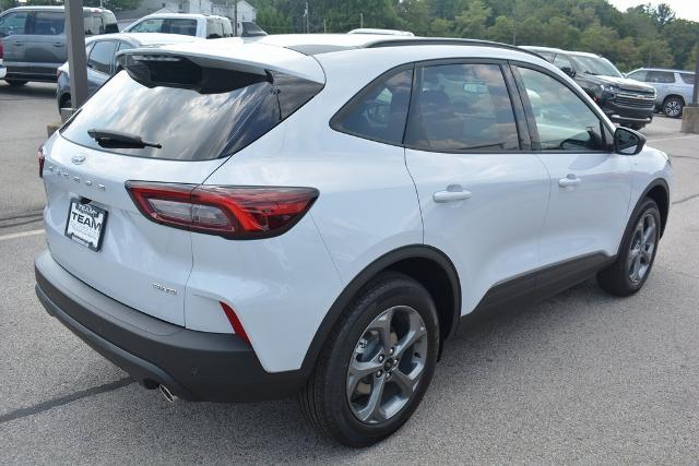 2025 Ford Escape ST-Line photo 5