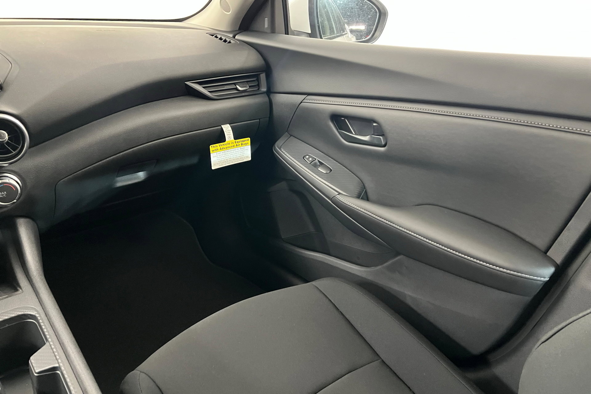 2025 Nissan Sentra S photo 9