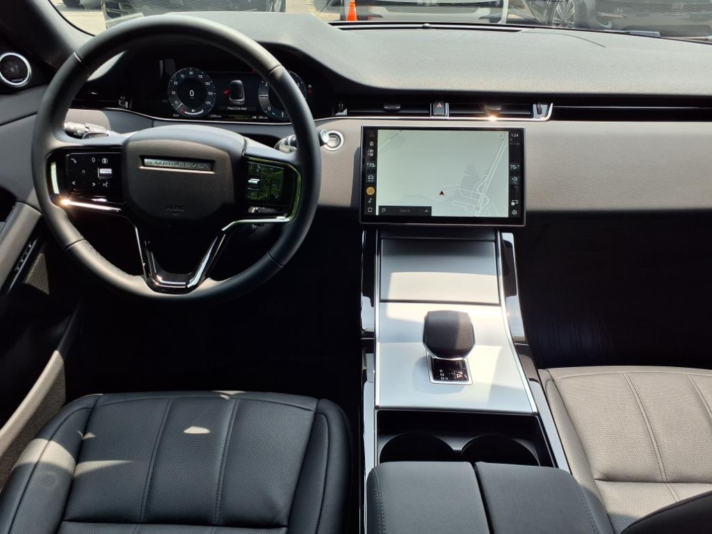 2025 Land Rover Range Rover Evoque S photo 4