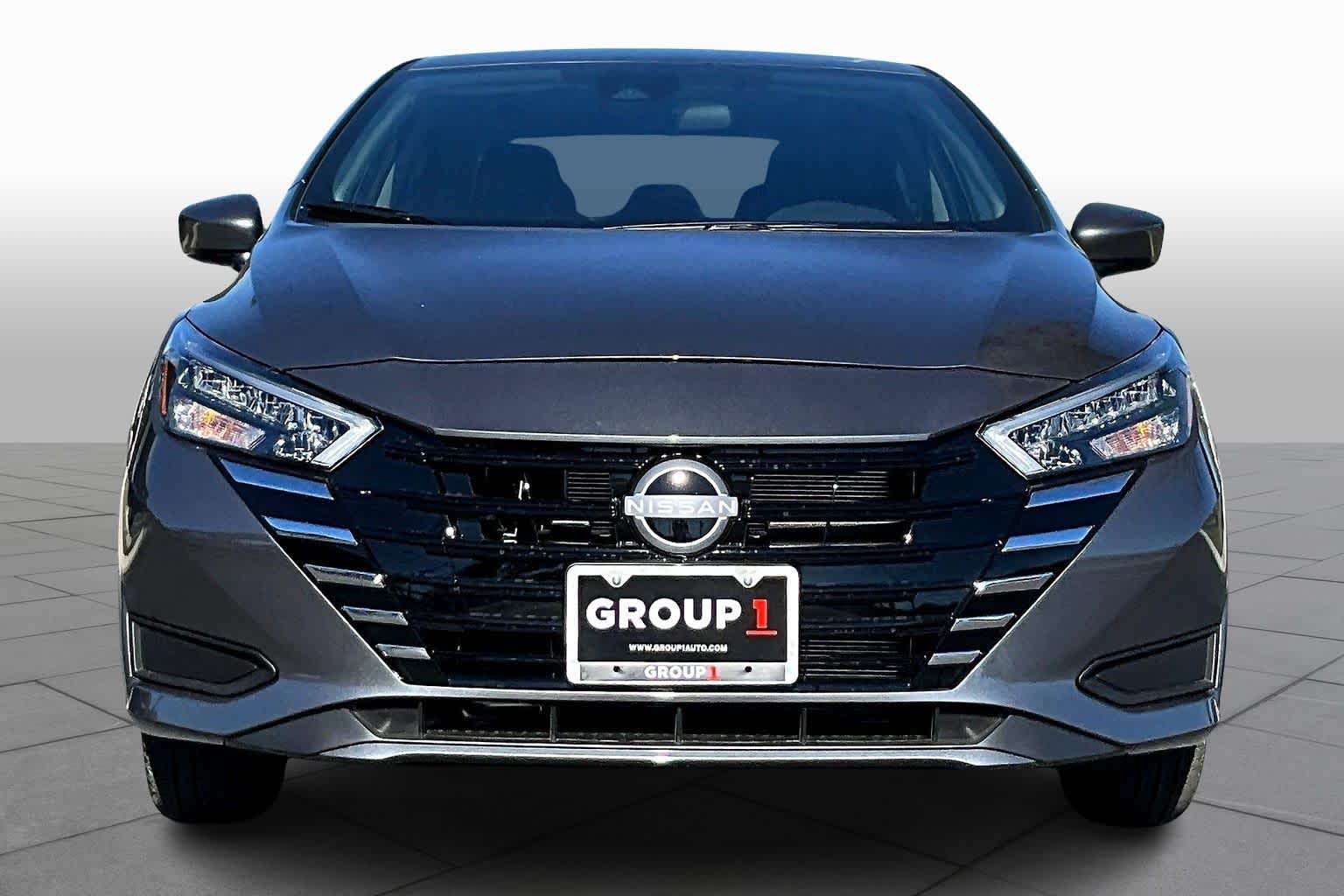 2025 Nissan Versa SV photo 3