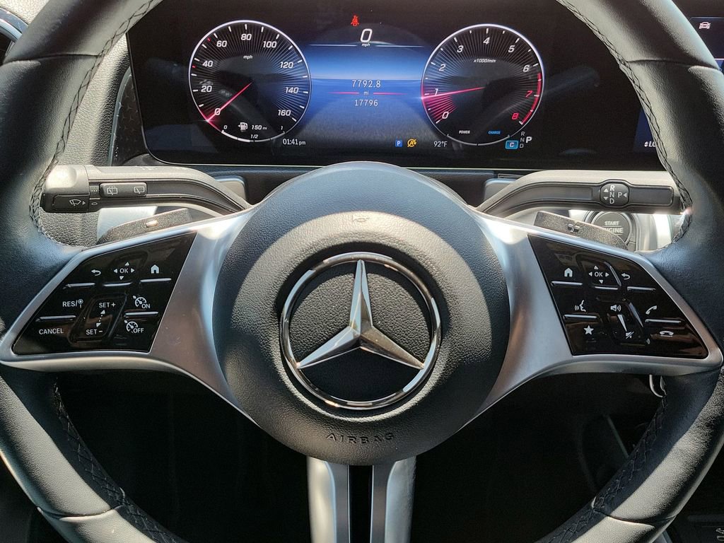 2024 Mercedes Benz GLB 250 photo 10