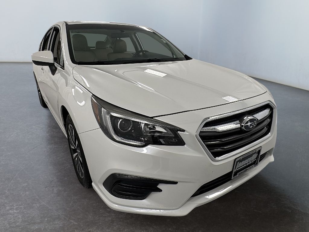 2018 Subaru Legacy Premium's photo