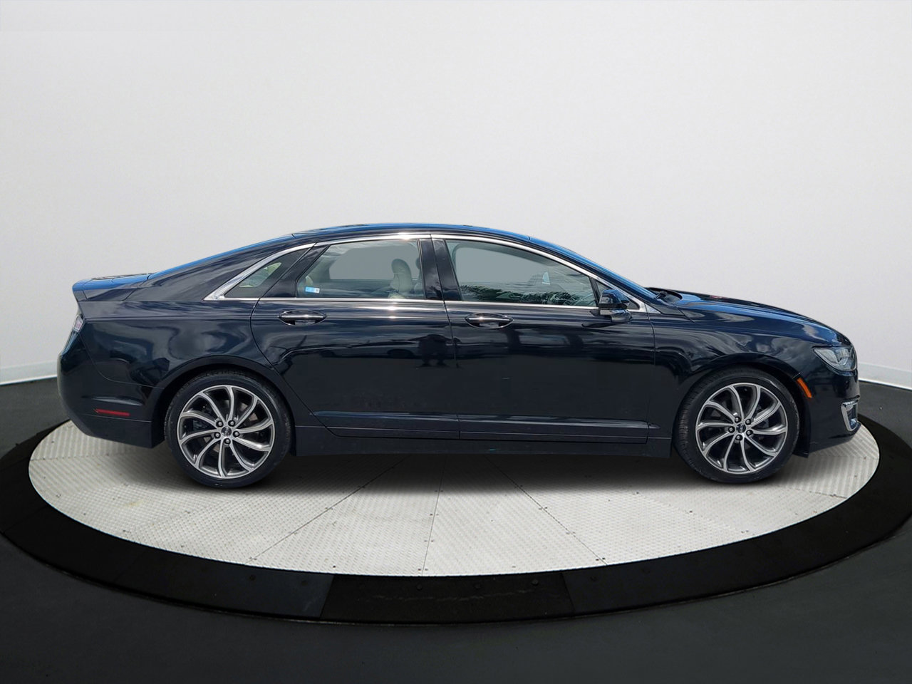 2019 Lincoln MKZ Reserve photo 3