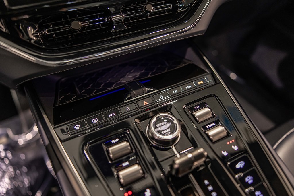 2025 ASTON MARTIN DBX - Image 29