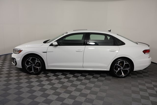 2022 Volkswagen Passat 2.0T R-Line photo 5