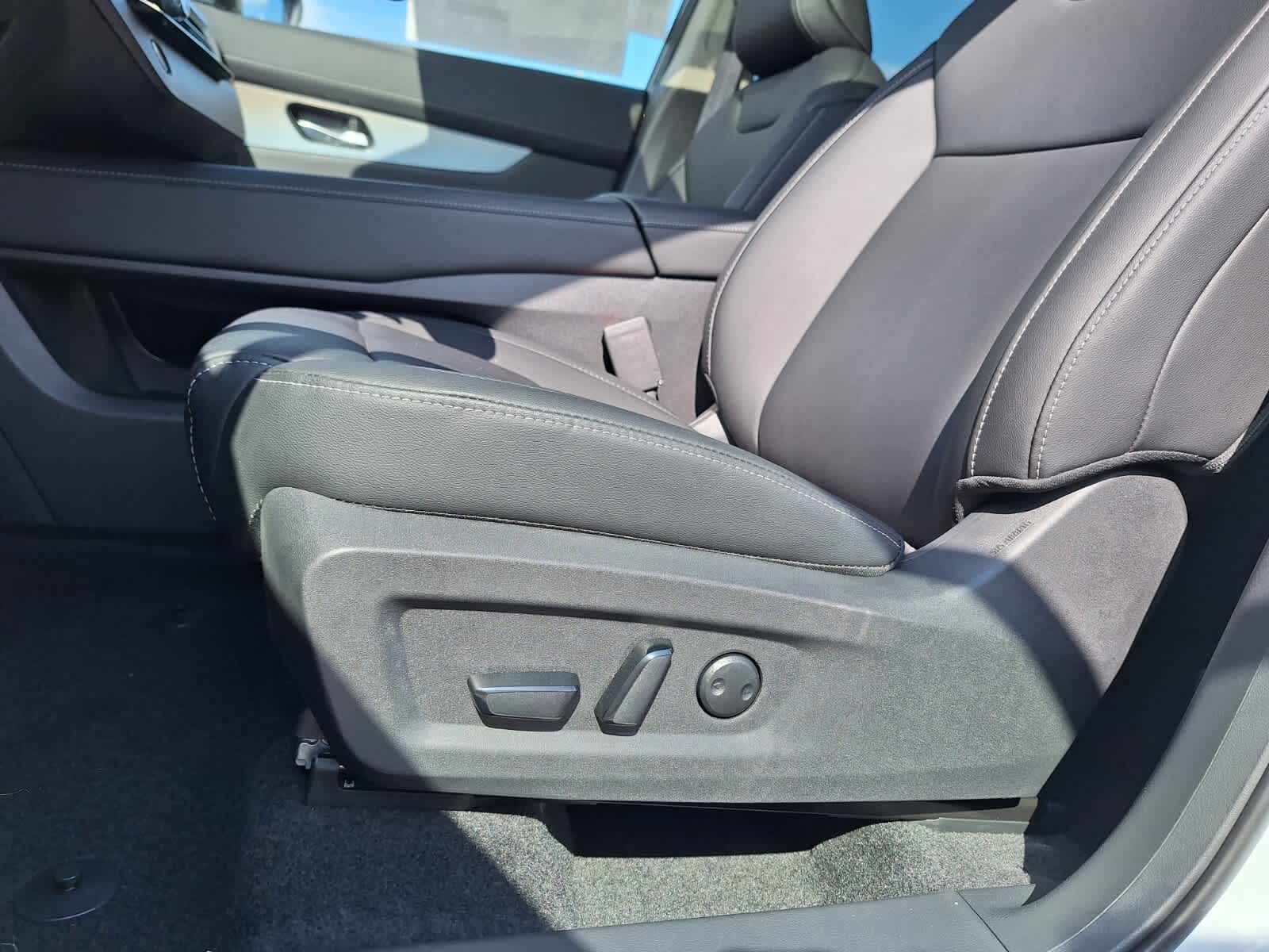 2025 Nissan Murano SL photo 10