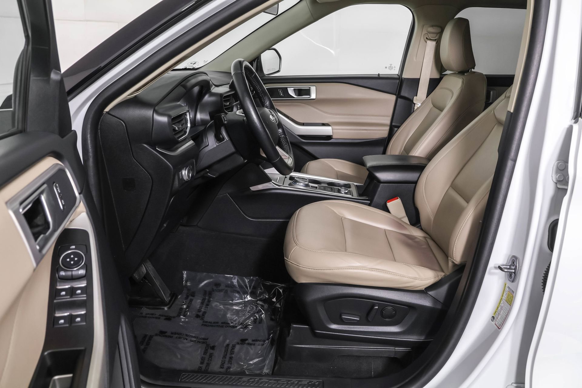 2022 Ford Explorer XLT photo 3