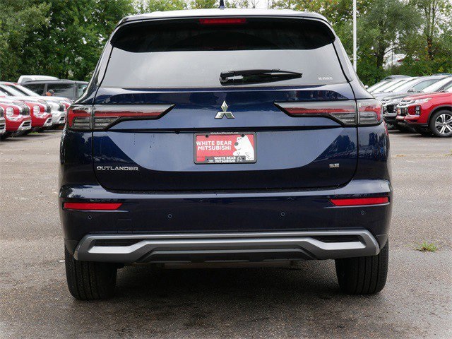 2025 Mitsubishi Outlander SE photo 4