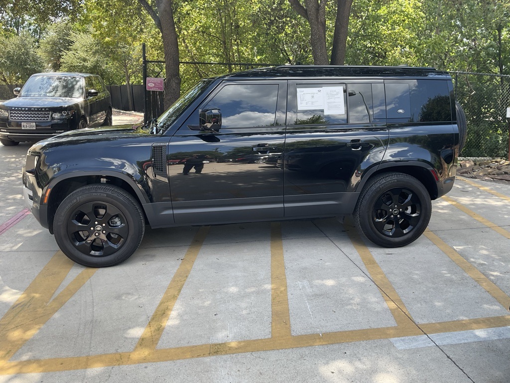 2022 Land Rover Defender 110 S photo 8