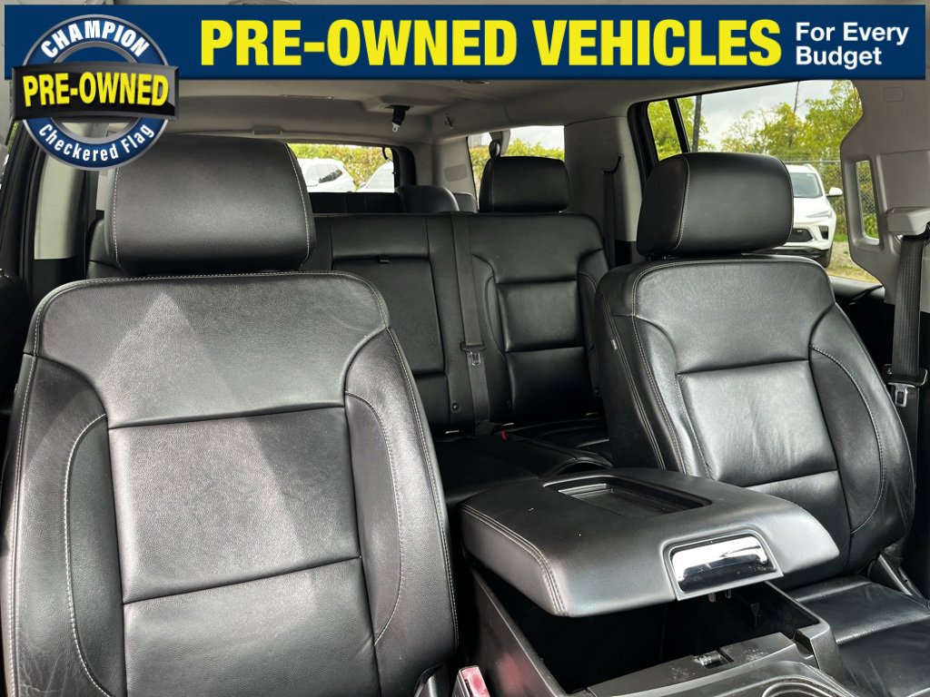2018 Chevrolet Suburban LT photo 28