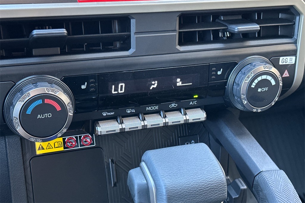 2025 Toyota Tacoma SR5 photo 19
