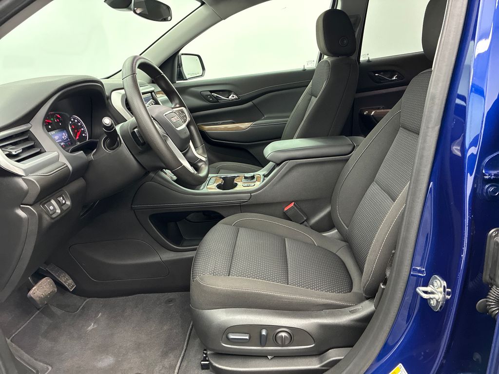 2023 Gmc Acadia SLE photo 9