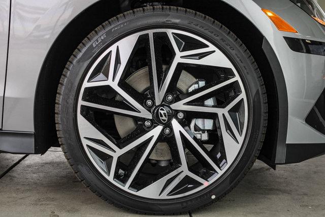 New 2025 Curated Silver Hyundai SEL image 38