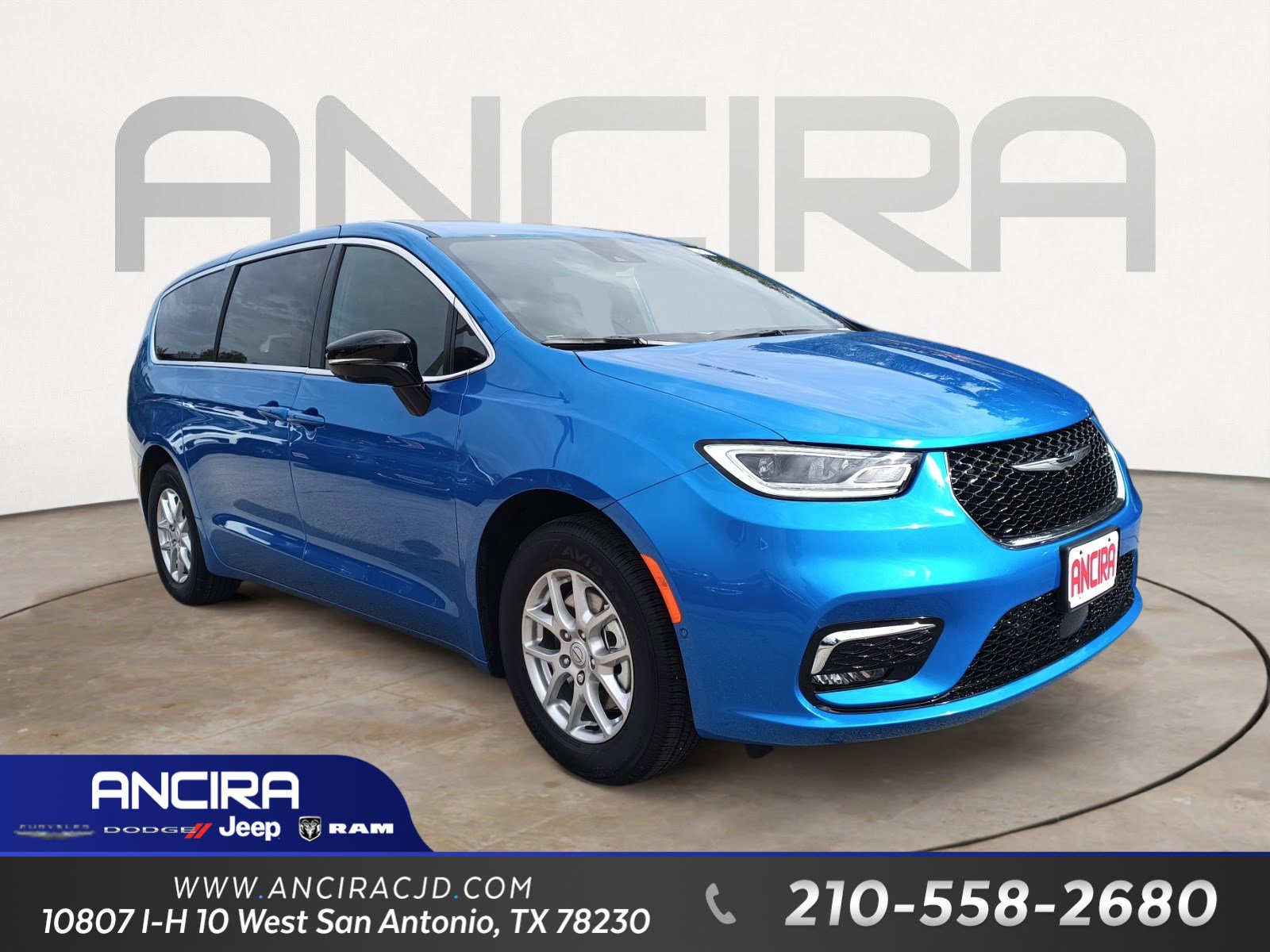 2026 Chrysler Pacifica Select's photo