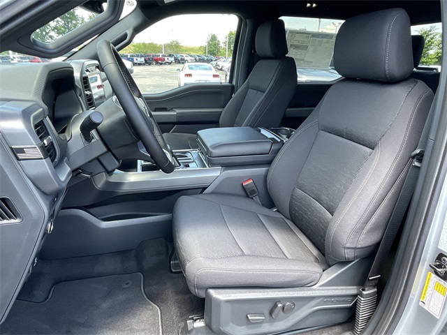 2025 Ford F-150 XLT photo 17