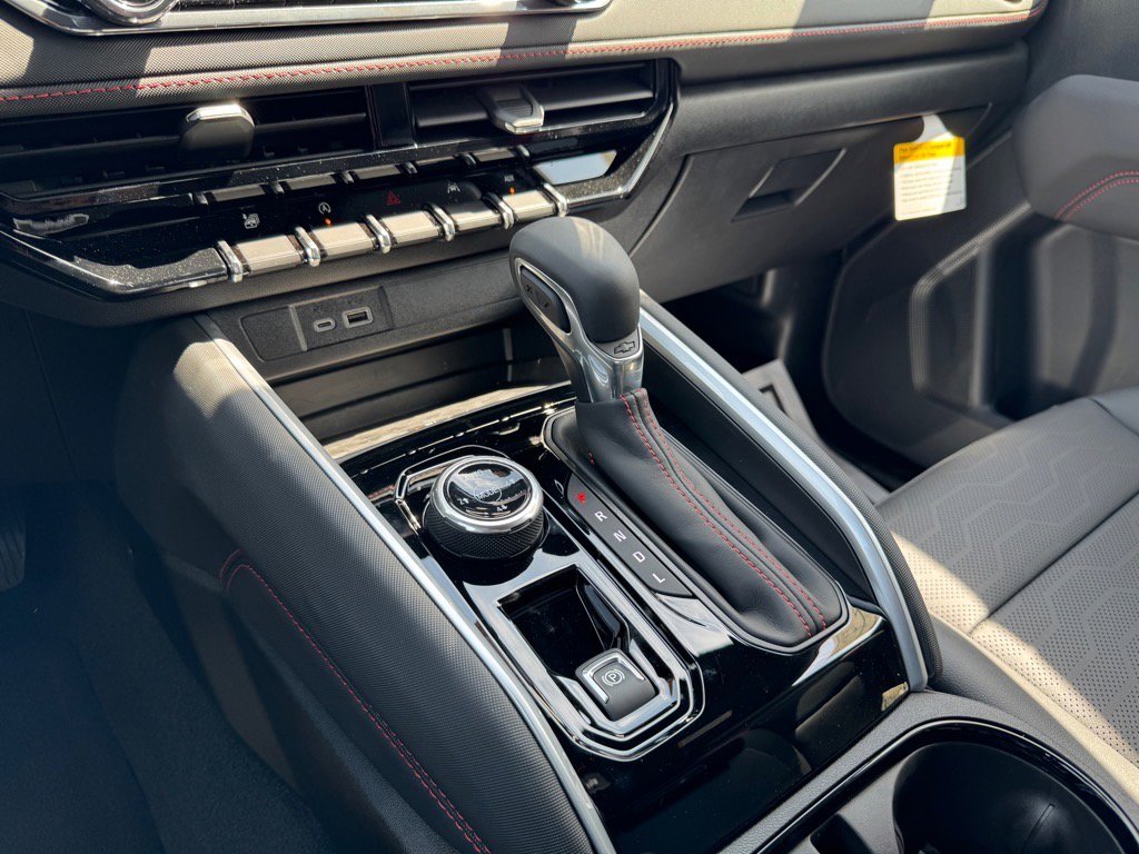 2025 Chevrolet Colorado Z71 photo 14