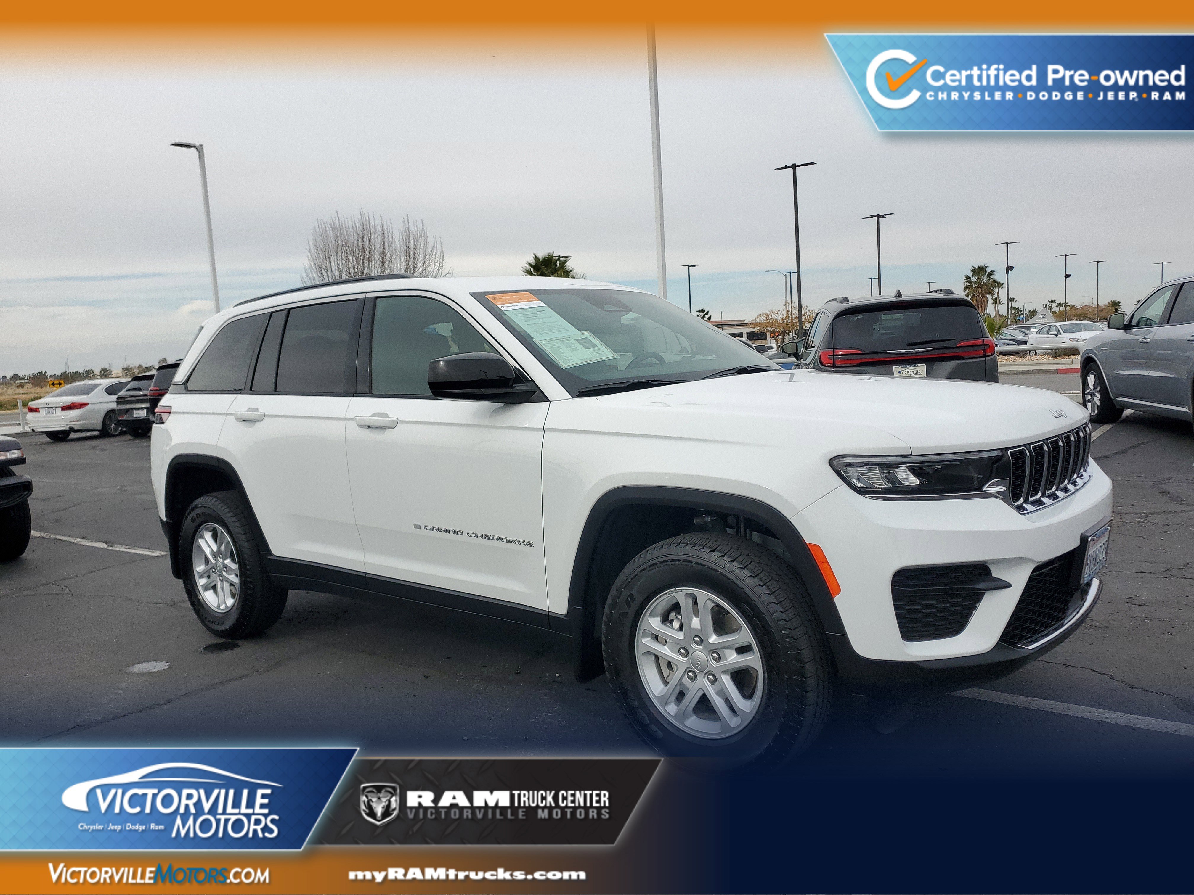 2025 Jeep Grand Cherokee Laredo's photo