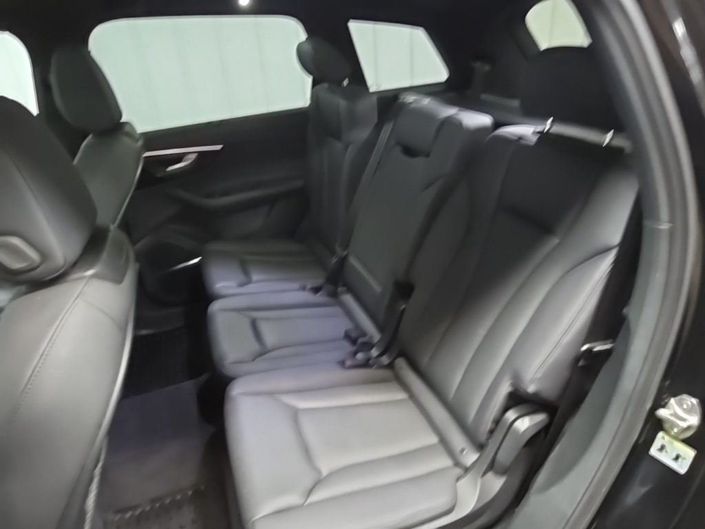 2023 Audi Q7 55 Premium Plus photo 32