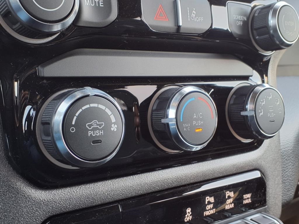2025 Ram 1500 Warlock photo 15
