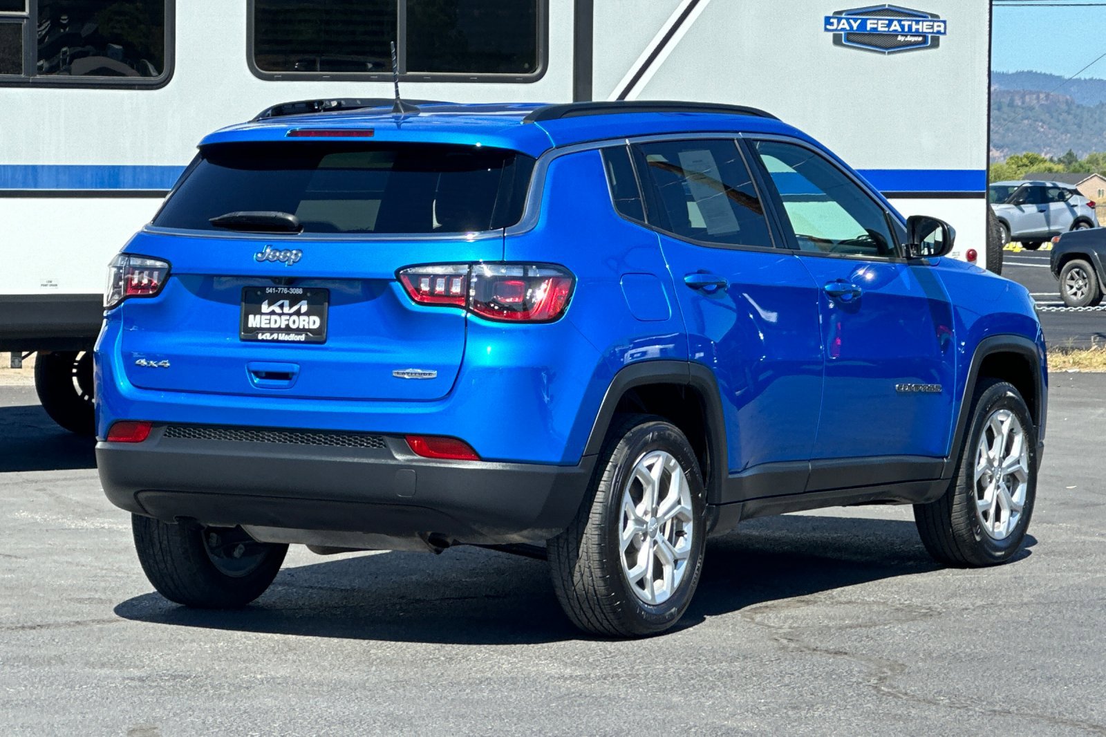 2024 Jeep Compass Latitude photo 4