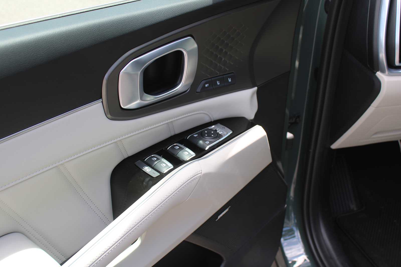 2025 Kia Sorento Hybrid SX Prestige photo 17