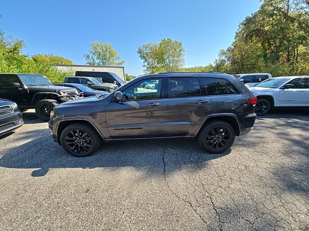 2019 Jeep Grand Cherokee Altitude photo 2