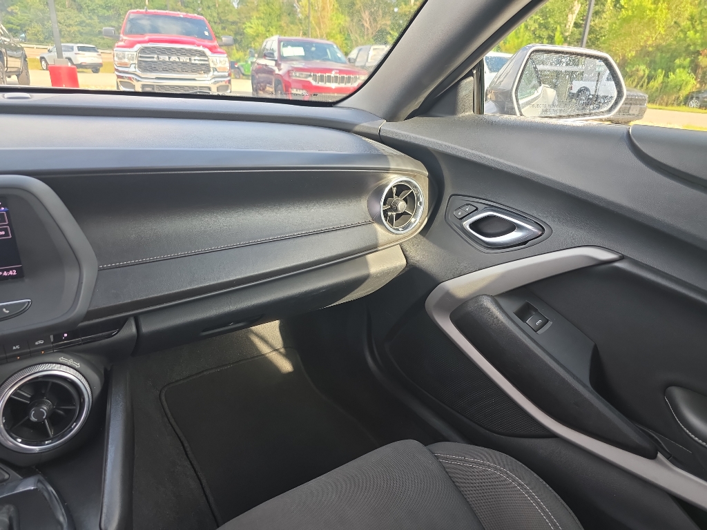 2020 Chevrolet Camaro 1LT photo 22