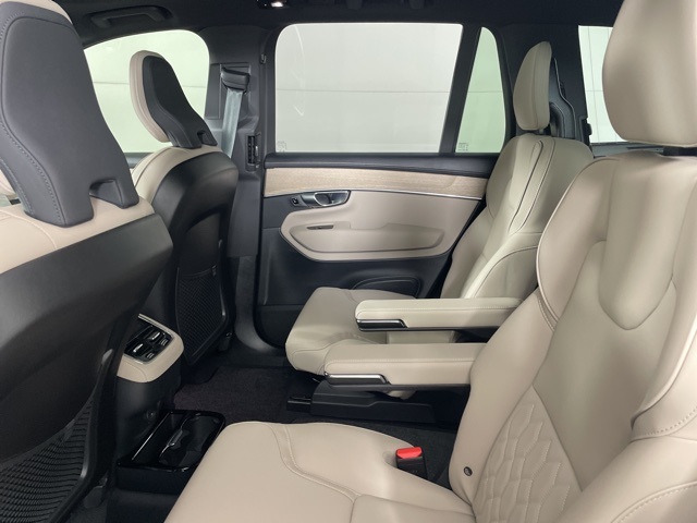 2025 Volvo XC90 B5 AWD Plus photo 34