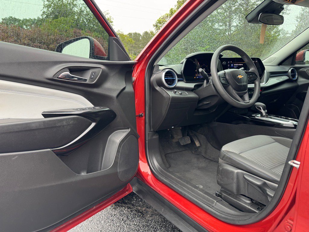 2024 Chevrolet Trax LT photo 13