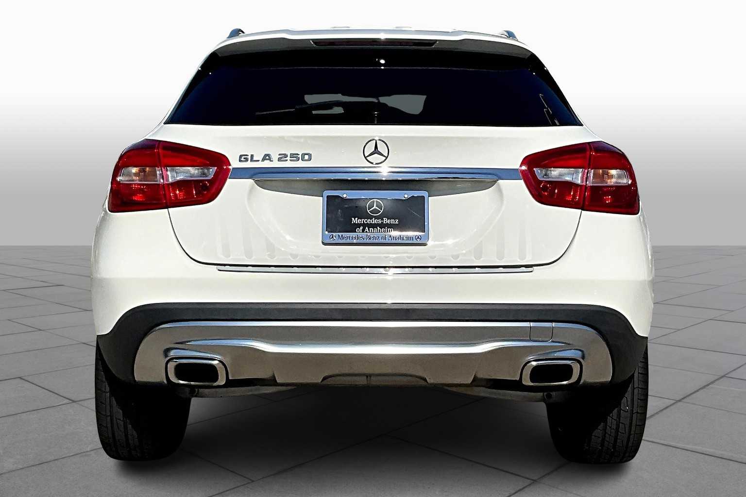 2017 Mercedes Benz GLA 250 photo 3